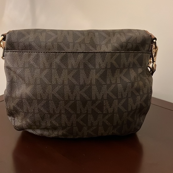 MK - Picture 6 of 14